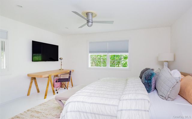 33 Hildreth Street, Southampton, NY 11968