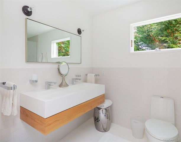 33 Hildreth Street, Southampton, NY 11968