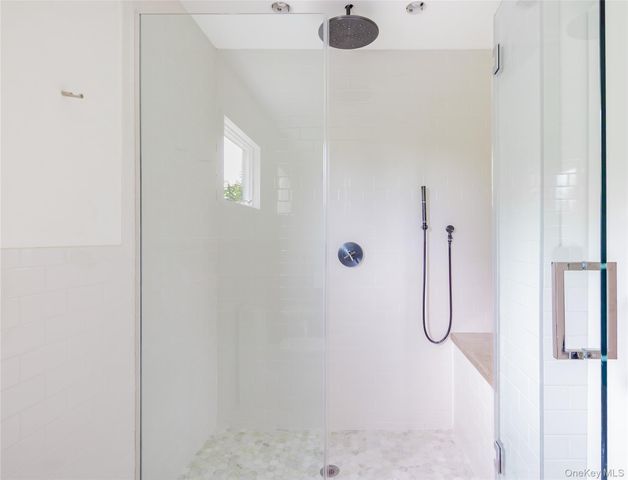 33 Hildreth Street, Southampton, NY 11968