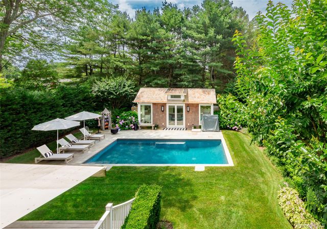 33 Hildreth Street, Southampton, NY 11968