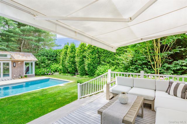 33 Hildreth Street, Southampton, NY 11968