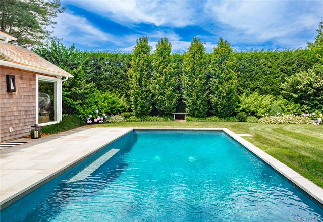 33 Hildreth Street, Southampton, NY 11968