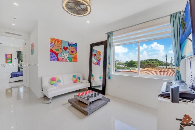 2943 SW 23rd St, Miami, FL 33145