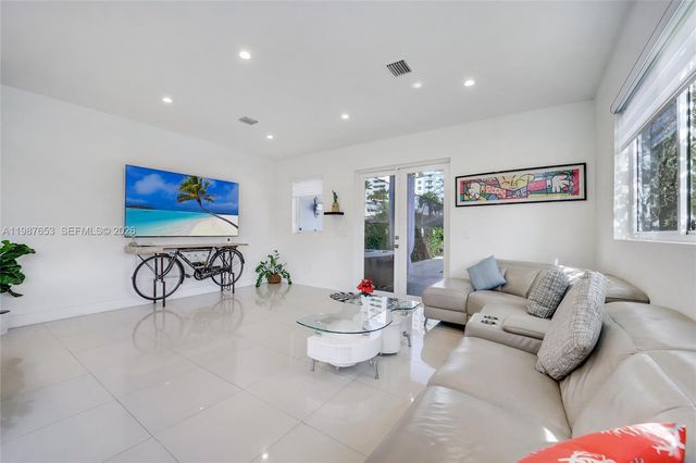 2943 SW 23rd St, Miami, FL 33145