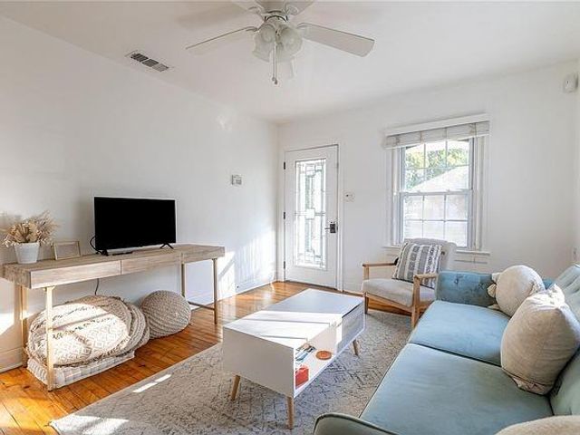 1028 E 43rd ST, Austin, TX 78751