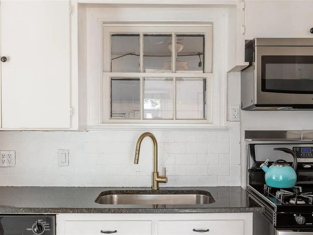 1028 E 43rd ST, Austin, TX 78751
