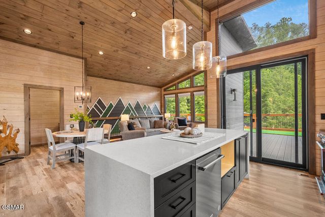 1514 Mountain Drive, Sevierville, TN 37876