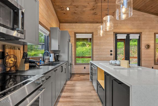 1514 Mountain Drive, Sevierville, TN 37876