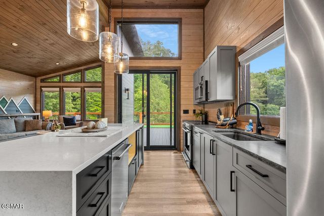 1514 Mountain Drive, Sevierville, TN 37876