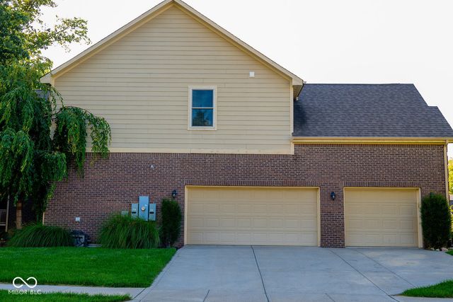 6677 W May Apple Drive, Mccordsville, IN 46055