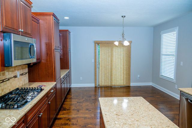 6677 W May Apple Drive, Mccordsville, IN 46055