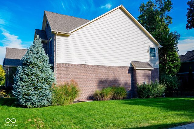 6677 W May Apple Drive, Mccordsville, IN 46055