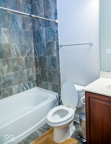 6677 W May Apple Drive, Mccordsville, IN 46055