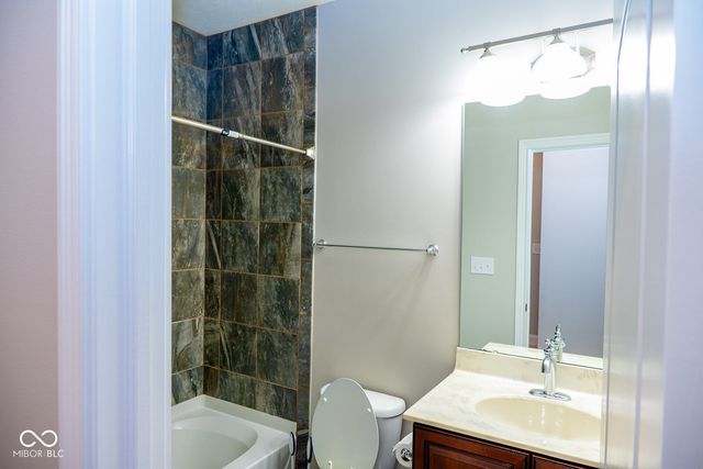 6677 W May Apple Drive, Mccordsville, IN 46055