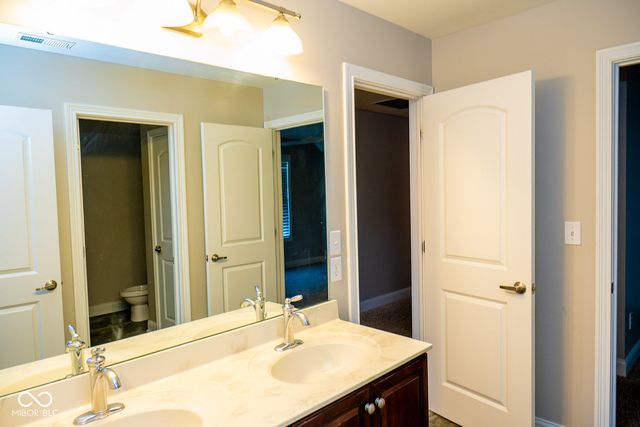 6677 W May Apple Drive, Mccordsville, IN 46055