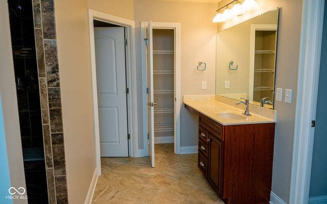 6677 W May Apple Drive, Mccordsville, IN 46055