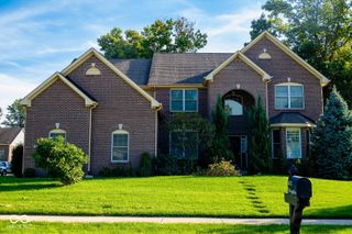 6677 W May Apple Drive, Mccordsville, IN 46055