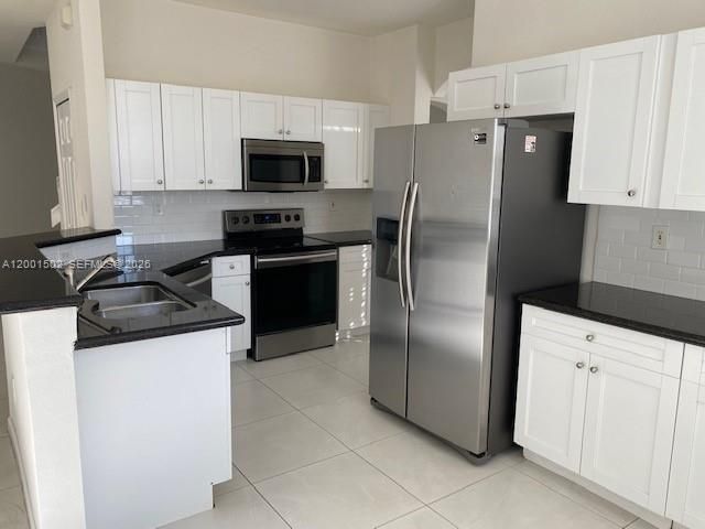 16568 SW 54th St, Miami, FL 33185