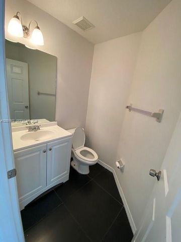 16568 SW 54th St, Miami, FL 33185