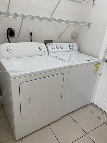 16568 SW 54th St, Miami, FL 33185