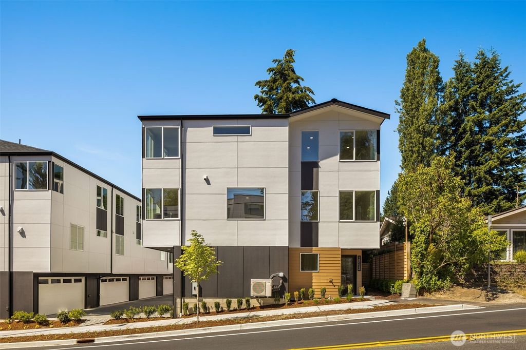18002 A 10th Avenue NE, Shoreline, WA 98155