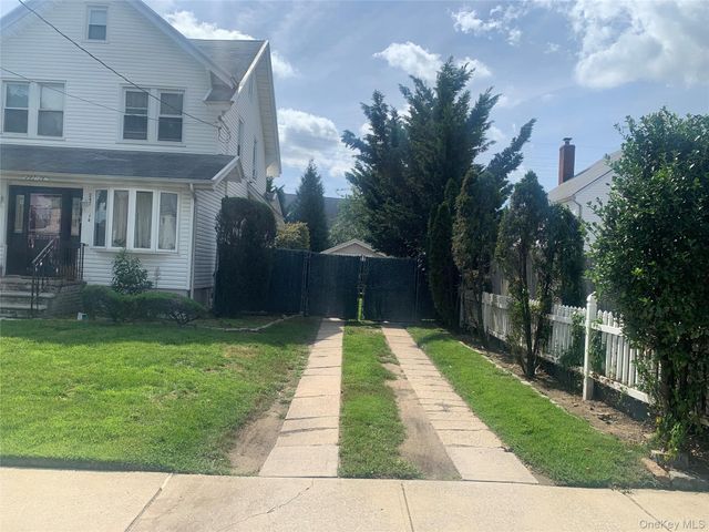 24714 137th Road, Rosedale, NY 11422