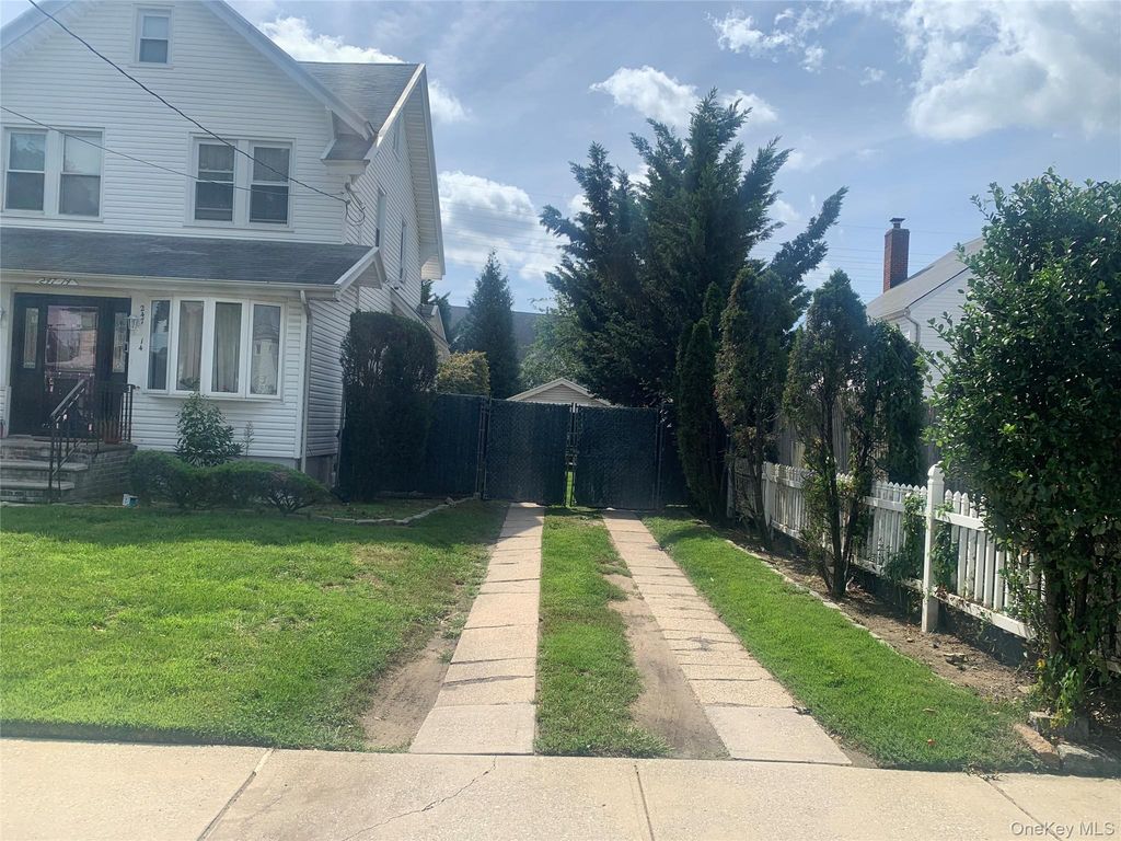 24714 137th Road, Rosedale, NY 11422 — photo 4