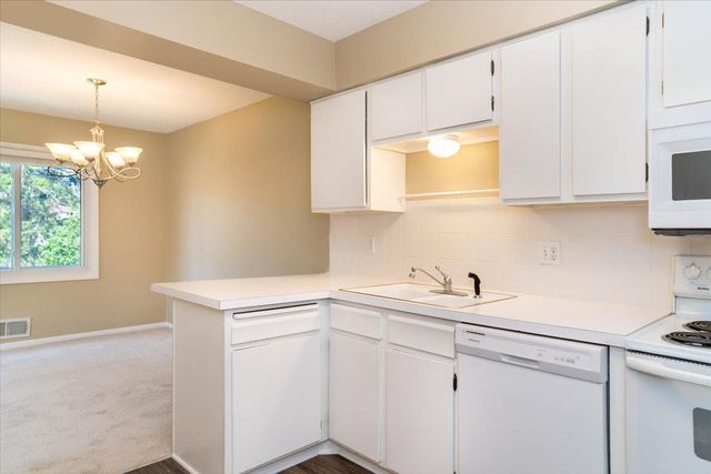 10326 Balsam Lane, Eden Prairie, MN 55347