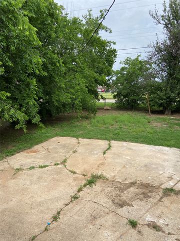 1607 SE 18th Street, Mineral Wells, TX 76067