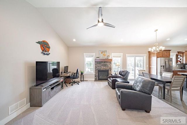 1043 Diamond Drive, Ammon, ID 83406