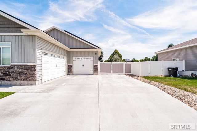 1043 Diamond Drive, Ammon, ID 83406