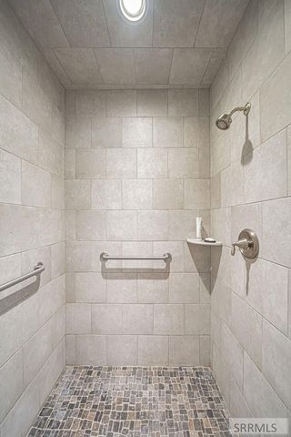 1043 Diamond Drive, Ammon, ID 83406