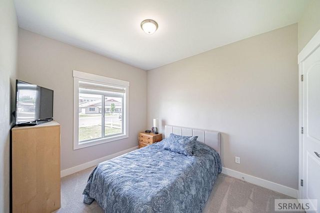 1043 Diamond Drive, Ammon, ID 83406