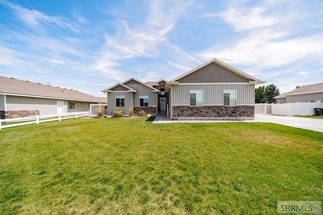 1043 Diamond Drive, Ammon, ID 83406