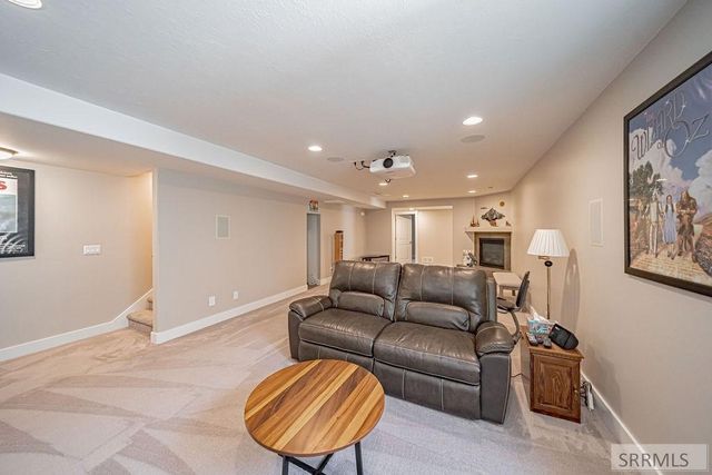 1043 Diamond Drive, Ammon, ID 83406