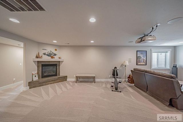 1043 Diamond Drive, Ammon, ID 83406