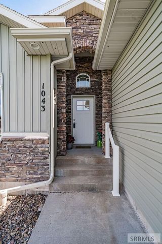 1043 Diamond Drive, Ammon, ID 83406