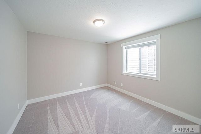 1043 Diamond Drive, Ammon, ID 83406