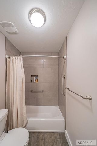 1043 Diamond Drive, Ammon, ID 83406