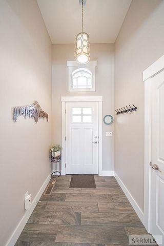 1043 Diamond Drive, Ammon, ID 83406