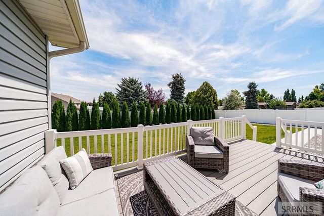 1043 Diamond Drive, Ammon, ID 83406