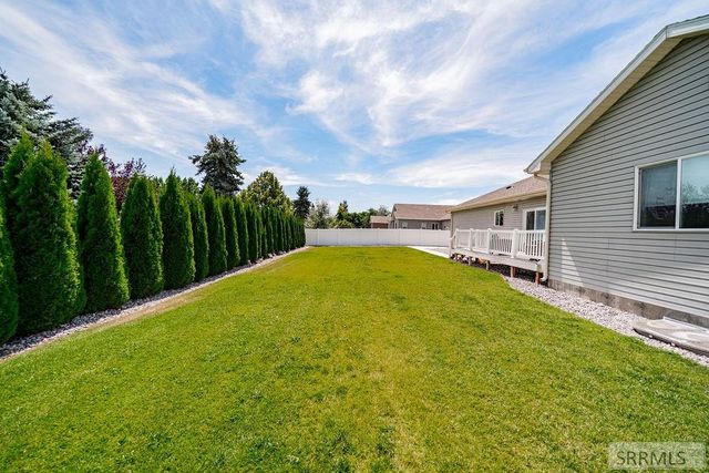 1043 Diamond Drive, Ammon, ID 83406