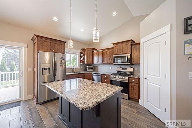 1043 Diamond Drive, Ammon, ID 83406