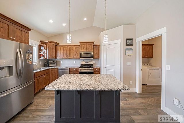 1043 Diamond Drive, Ammon, ID 83406