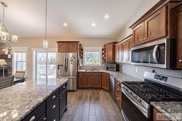 1043 Diamond Drive, Ammon, ID 83406