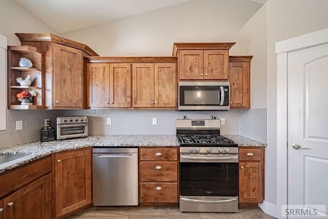 1043 Diamond Drive, Ammon, ID 83406