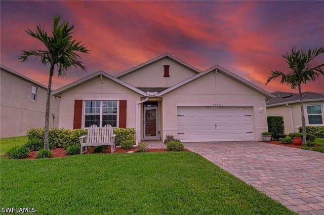 3425 Cancun CT, Cape Coral, FL 33909