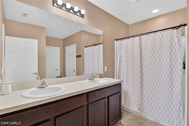 3425 Cancun CT, Cape Coral, FL 33909