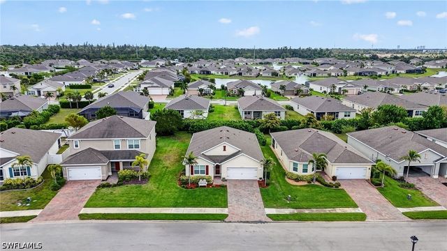 3425 Cancun CT, Cape Coral, FL 33909