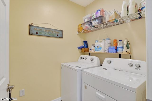 3425 Cancun CT, Cape Coral, FL 33909